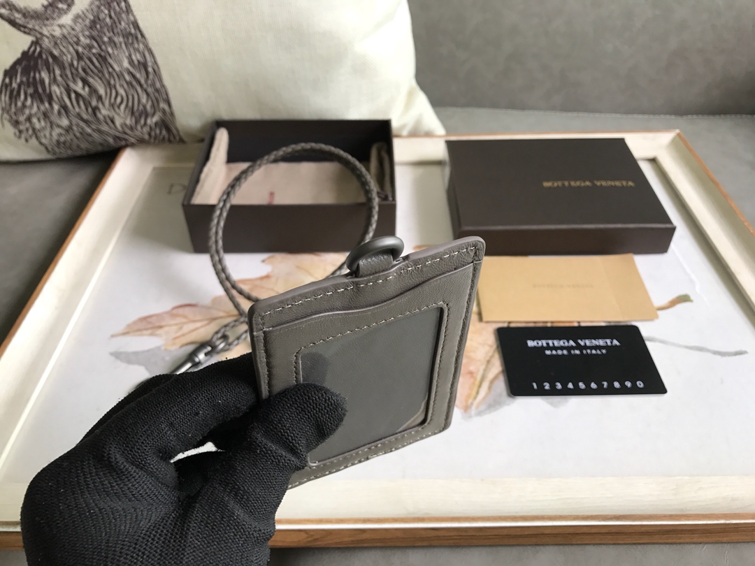 個性的なデザ 人気ブランドボッテガヴェネタ Bottega Veneta 実物の写真 N品スーパーコピー代引き対応国内発送後払い安全必ず届く優良サイト